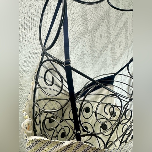 Banana Republic Print Strappy Handkerchief-Hem Dress size 6 - Picture 11 of 11